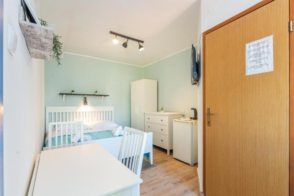 Rooms & Studio Apartments By The Way Baška Εξωτερικό φωτογραφία